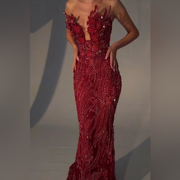 Red COSTUM MADE wedding guest gown - Picture 3 of 13